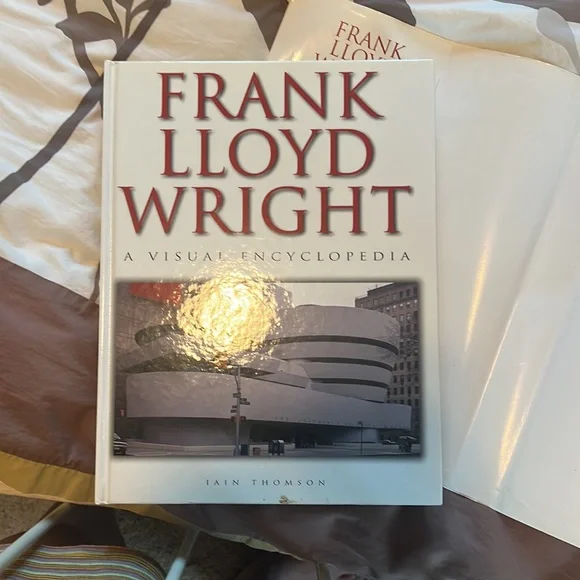“Frank Lloyd Wright a visual encyclopedia” by Ian Thomson - Picture 5 of 8